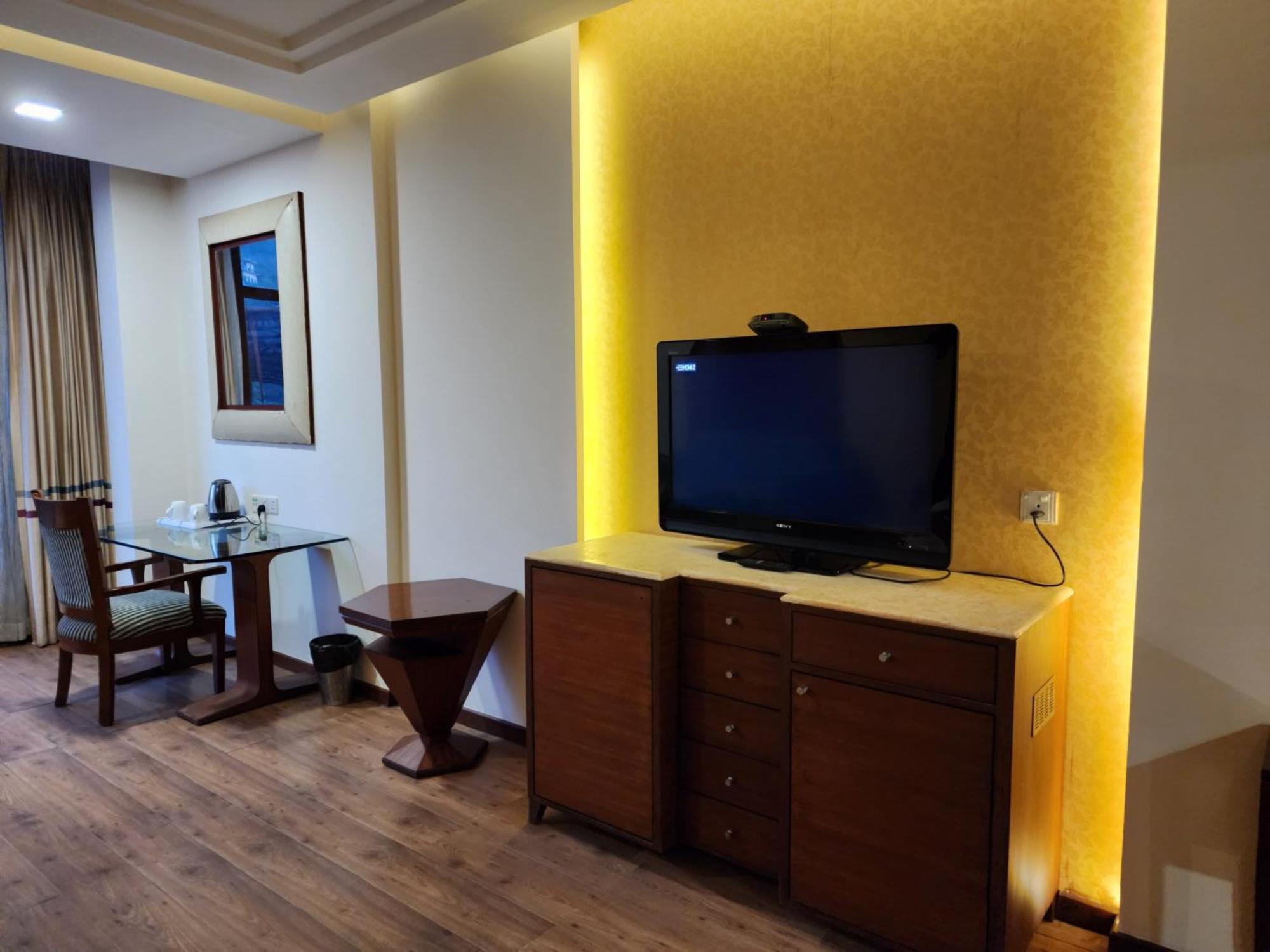 Hotel Royal Ark - كاساولى المظهر الخارجي الصورة