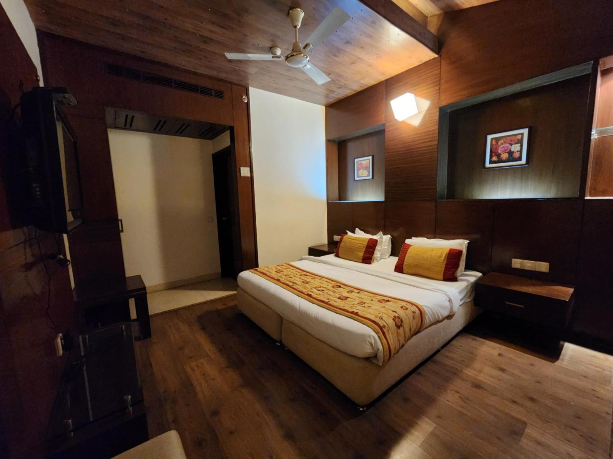 Hotel Royal Ark - كاساولى المظهر الخارجي الصورة